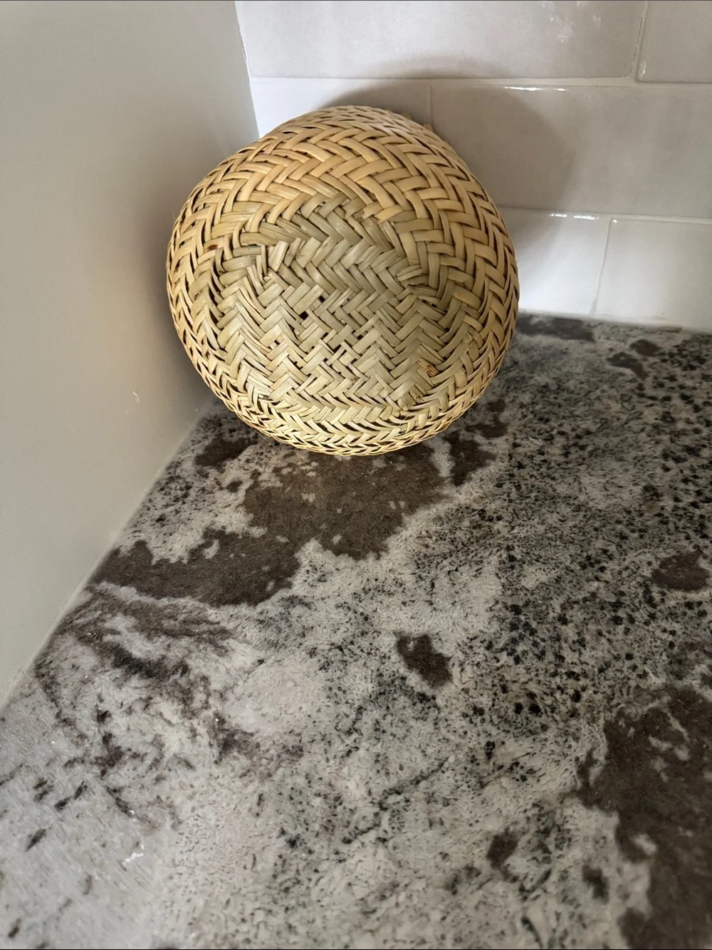Natural Woven Straw Decorative Basket Vase
